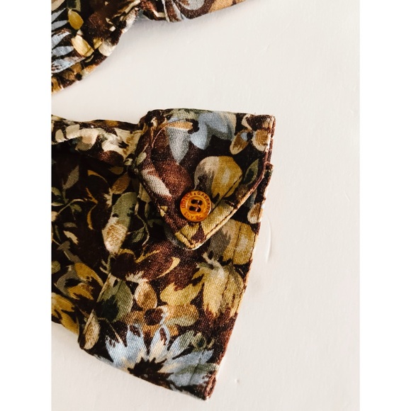 DOLCE & GABBANA J&ANS Floral Point
Collar Blouse - Picture 9 of 14